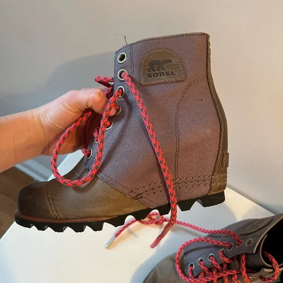 Brown Leather Boots with Pink Laces - Picture 9 of 9